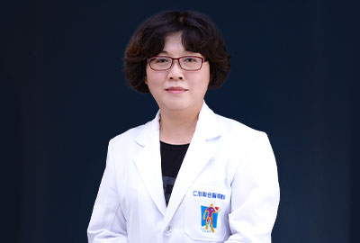 劉淑萍 醫師專治減重、感冒、久咳、心悸、腹瀉、便秘、胃潰瘍、暈眩、頭痛、中風後遺症、運動傷害、腰痛、肩頸痠痛、五十肩、頸肩痠痛、各種痠痛、扭傷挫傷拉傷、腰痛、經痛、白帶、更年期障礙、婦女病、食慾不振、眼睛乾澀、濕疹、異位性皮膚炎、皮膚病、痤瘡、痔瘡